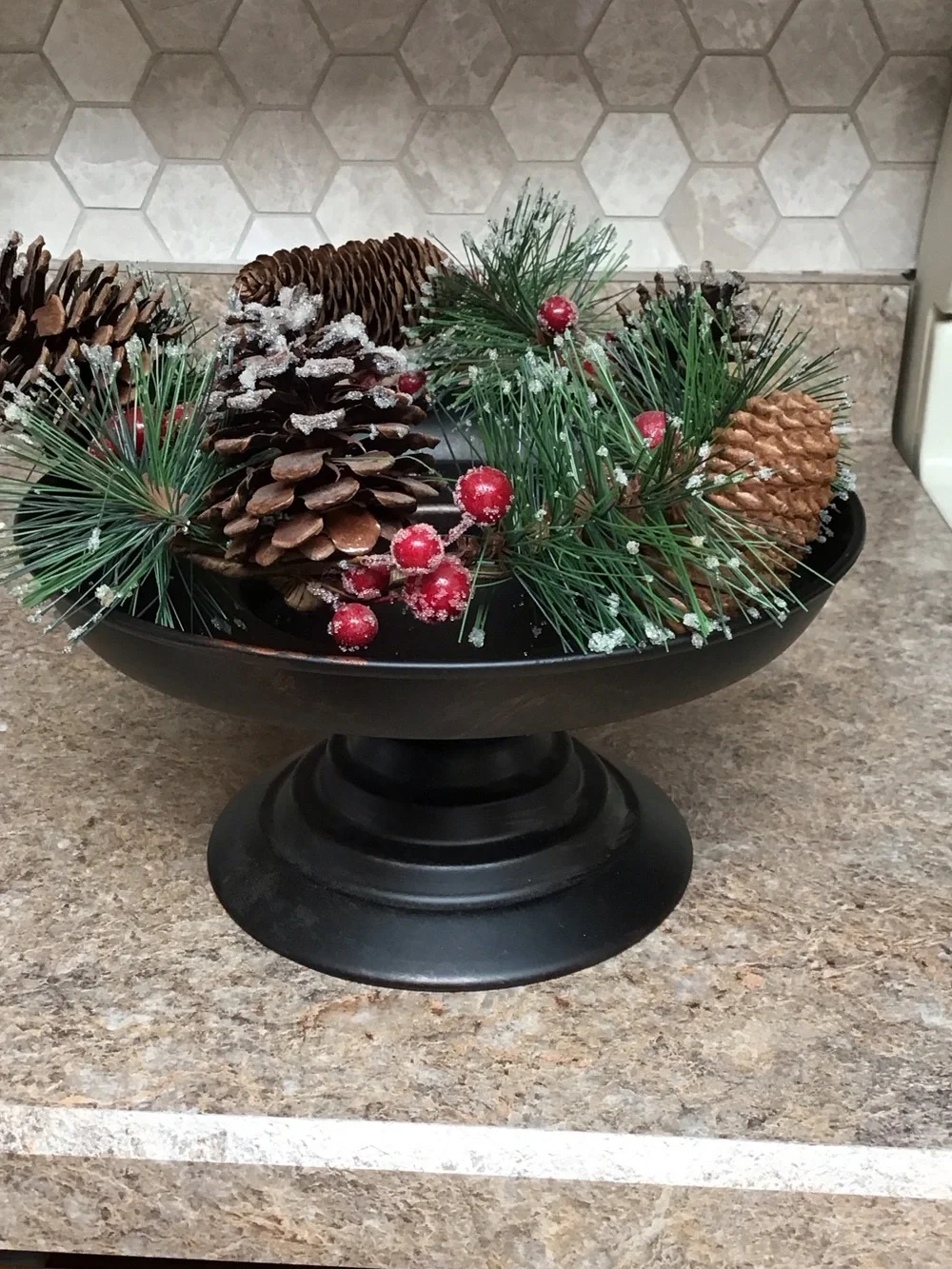 Metal candle holder w/ decorative ring